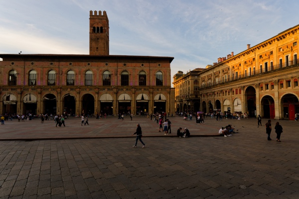 La rossa, la dotta, la grassa, Bologna