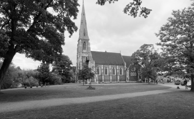 Kirche am Churchillplatz